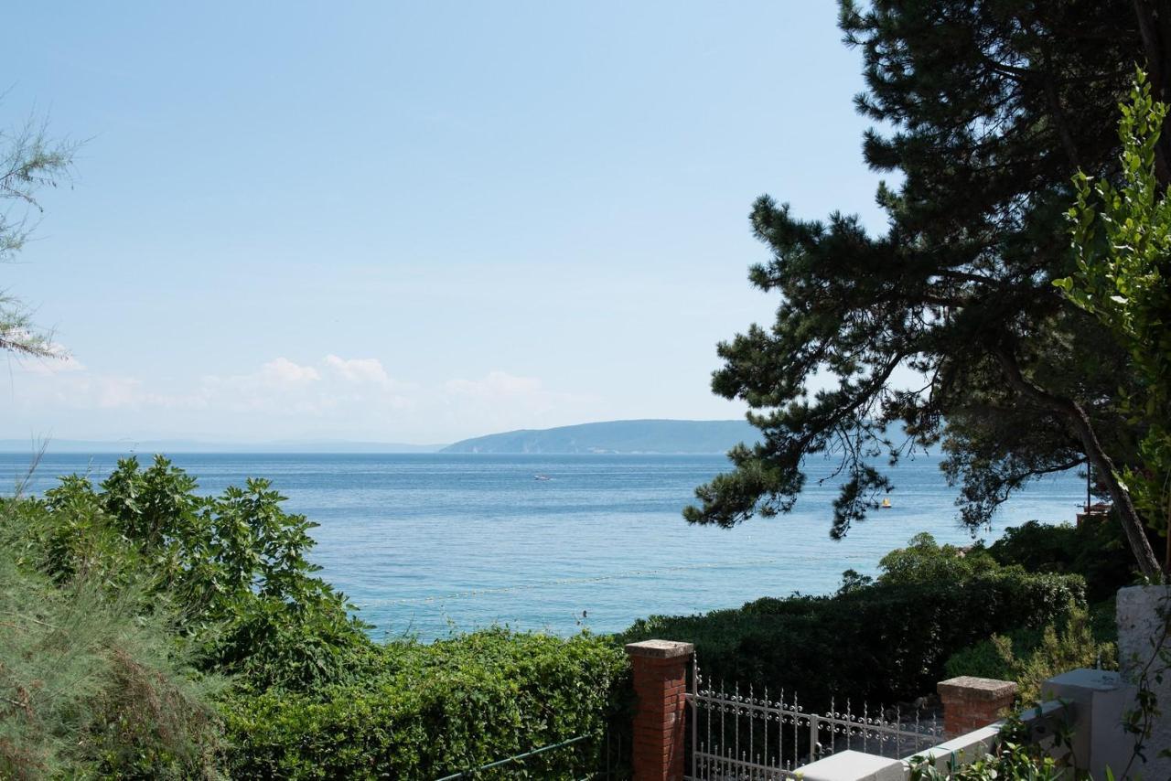 Beachfront Apartment Rosa Del Mar Jardin Mošćenička Draga Kültér fotó