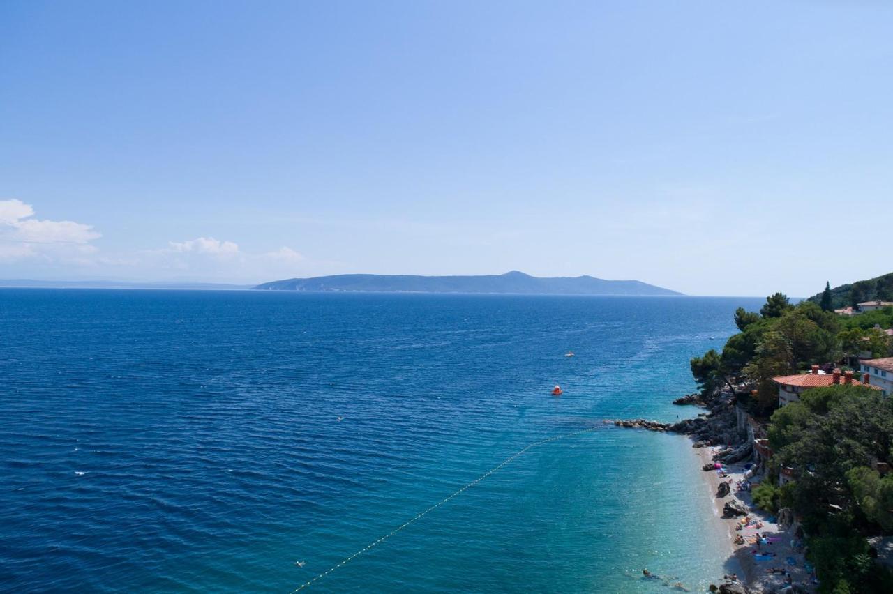 Beachfront Apartment Rosa Del Mar Jardin Mošćenička Draga Kültér fotó